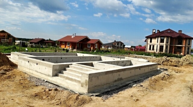 Монолитная плита с ростверком вверх